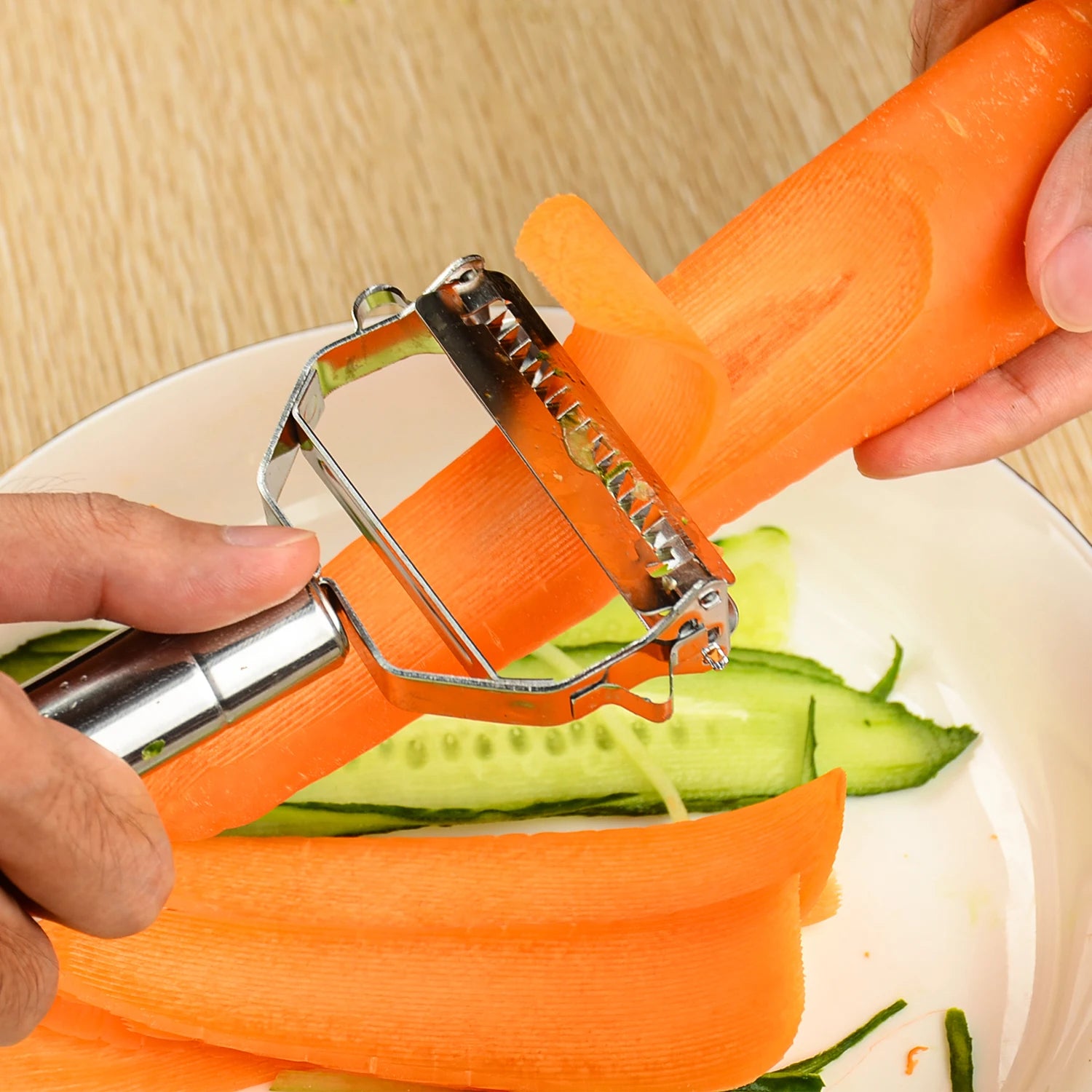 Edelstahl-Sparschäler mit Doppelklinge für Gemüse und Obst